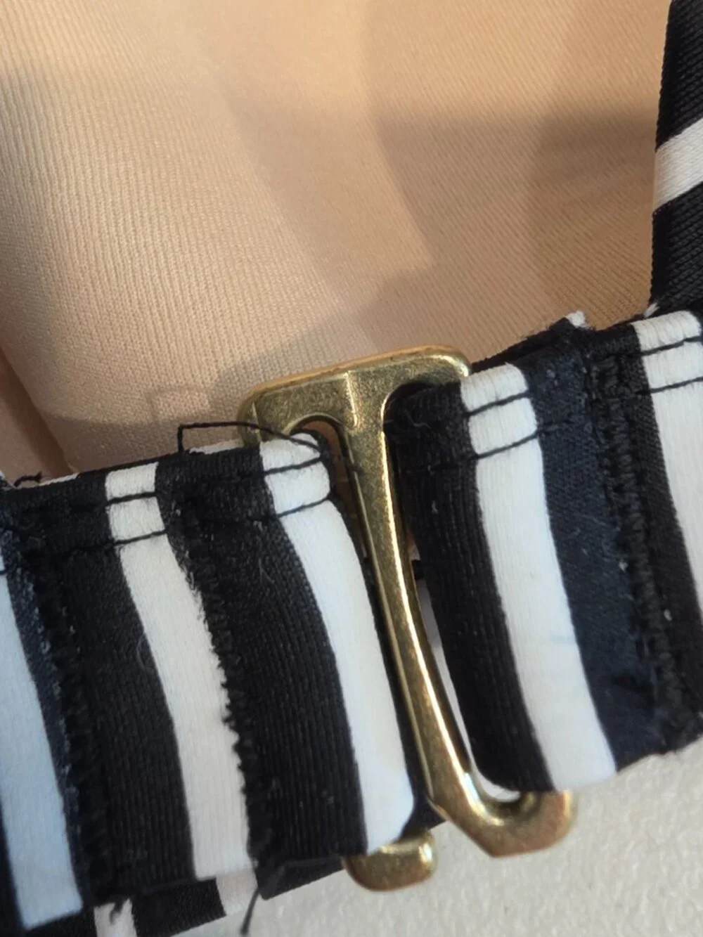 Kona Sol Black White Striped Bikini Top Size M Underwire Swimwear